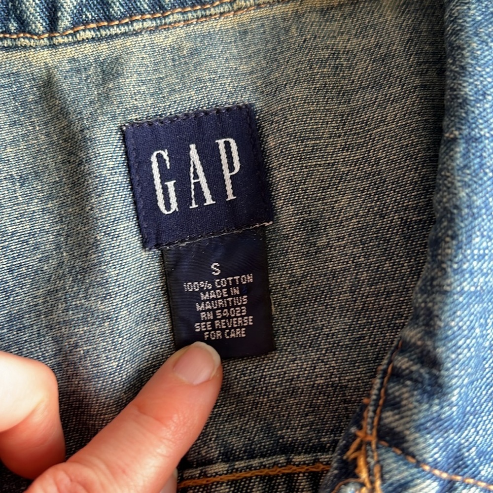Vintage gap denim jean jacket - Picture 2 of 3